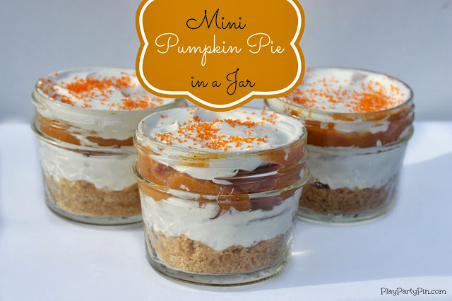 Mini Pumpkin Pie in a Jar from playpartypin.com #pumpkin #pie #thanksgiving #jar